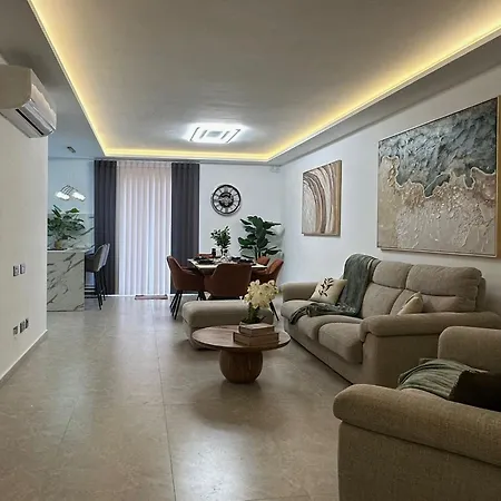 Panoramic Sea & Valley View 2br Sleeps 4 *