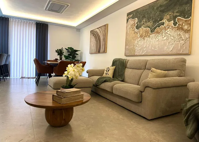 Panoramic Sea & Valley View 2br Sleeps 4 Apartment *