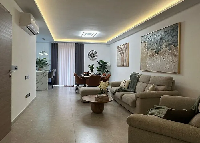 Panoramic Sea & Valley View 2br Sleeps 4 *