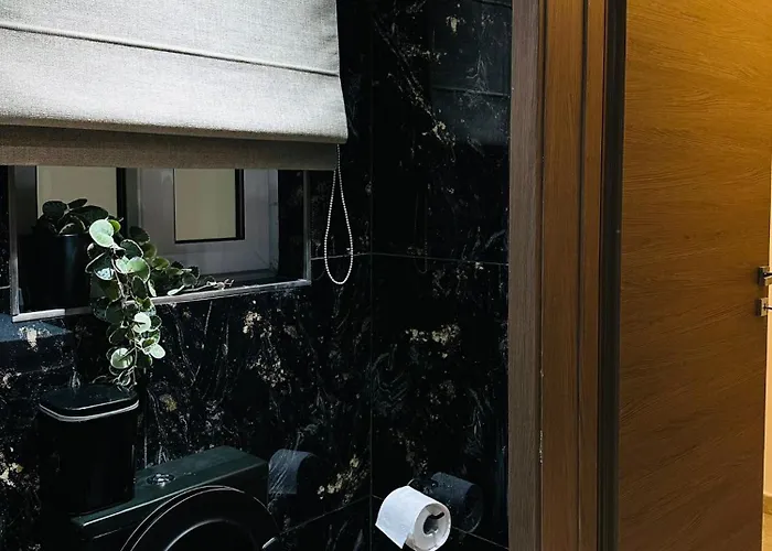 Panoramic Sea & Valley View 2br Sleeps 4 *